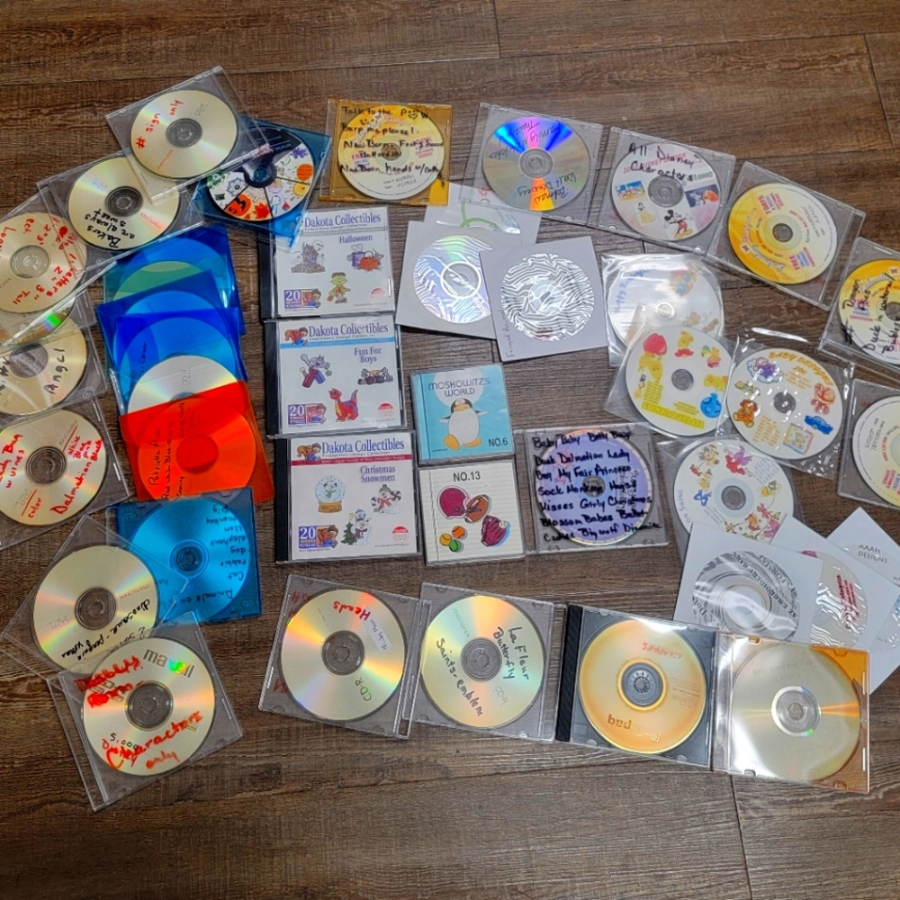 Embroidery software.42 disc. Dakota Collection and more